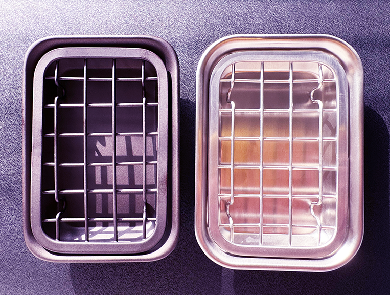 AO Accessory - Single Bar-Mesh Soap Holder, Metal (Dark Chocolate)